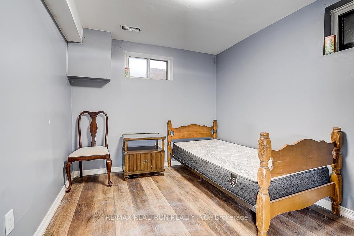 Detached House for lease at 7 Nickle Street, Toronto, Ontario, M6M 2H7 - Mount Dennis - MLS: W12953600