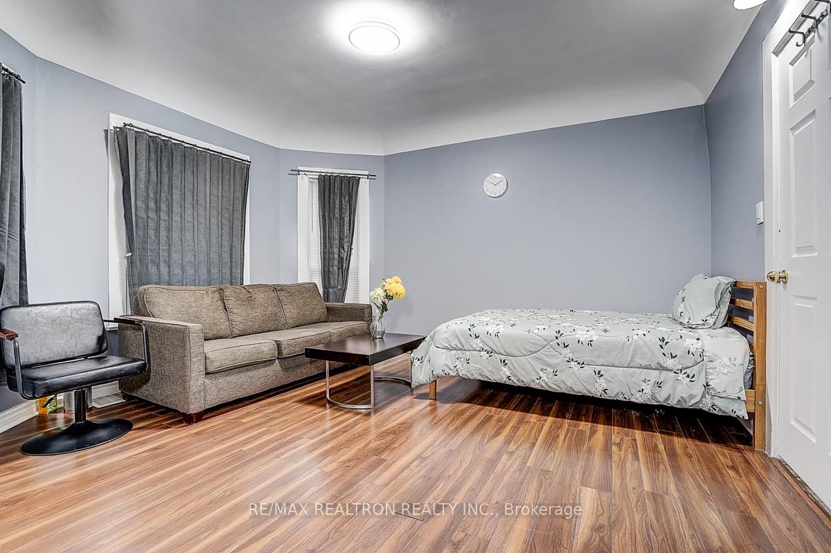 Detached House for lease at 7 Nickle Street, Toronto, Ontario, M6M 2H7 - Mount Dennis - MLS: W12953600