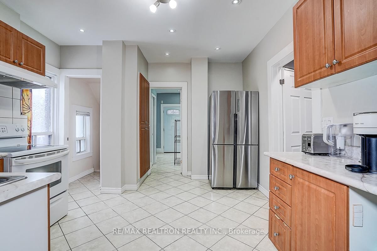 Detached House for lease at 7 Nickle Street, Toronto, Ontario, M6M 2H7 - Mount Dennis - MLS: W12953600