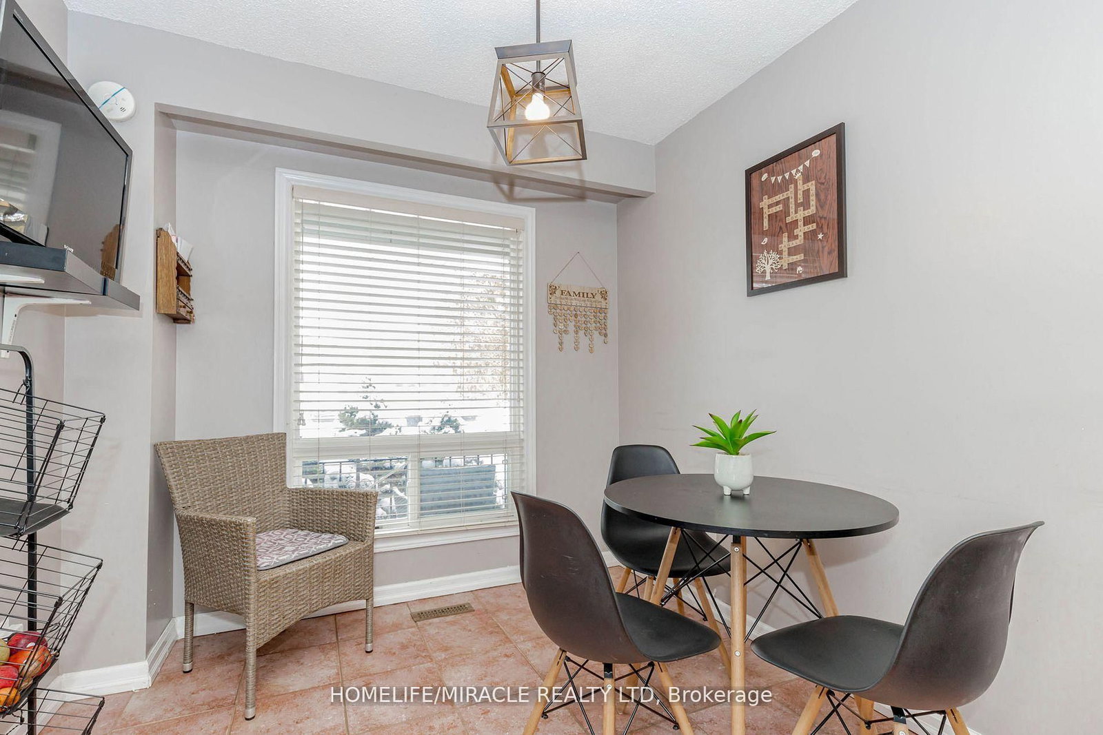 Detached House for sale at 32 Langston Drive, Brampton, Ontario, L6V 3W7 - Madoc - MLS: W12953738