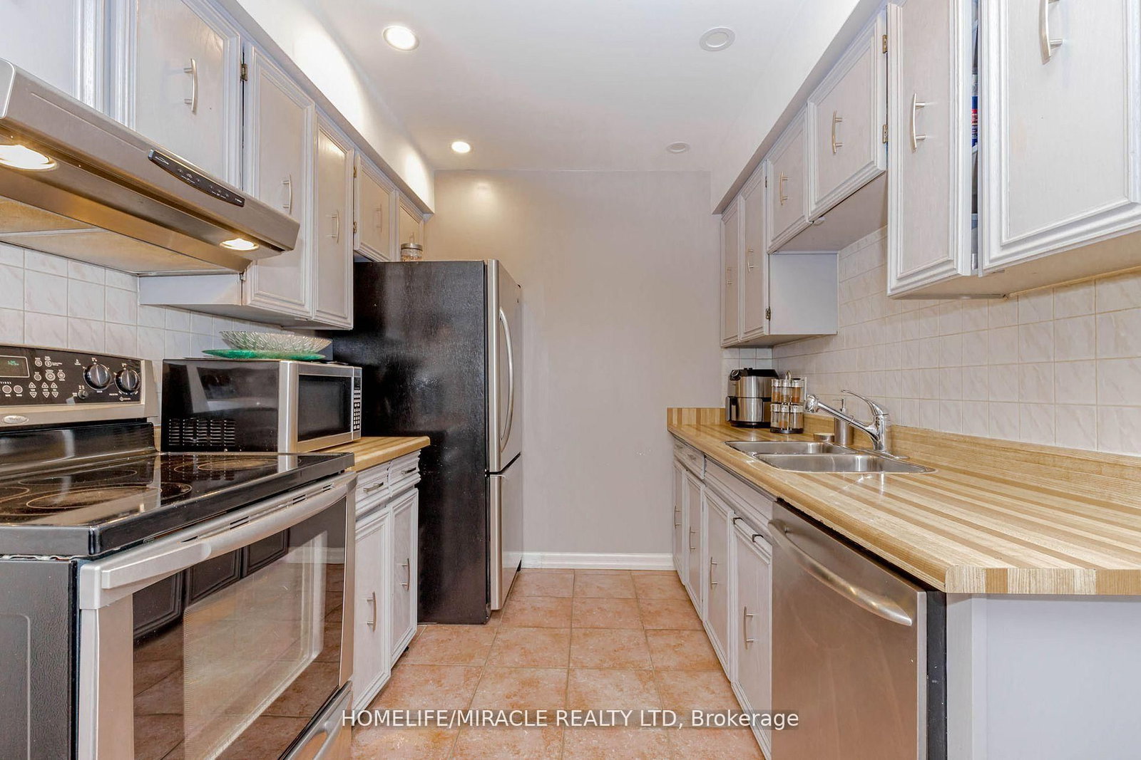 Detached House for sale at 32 Langston Drive, Brampton, Ontario, L6V 3W7 - Madoc - MLS: W12953738