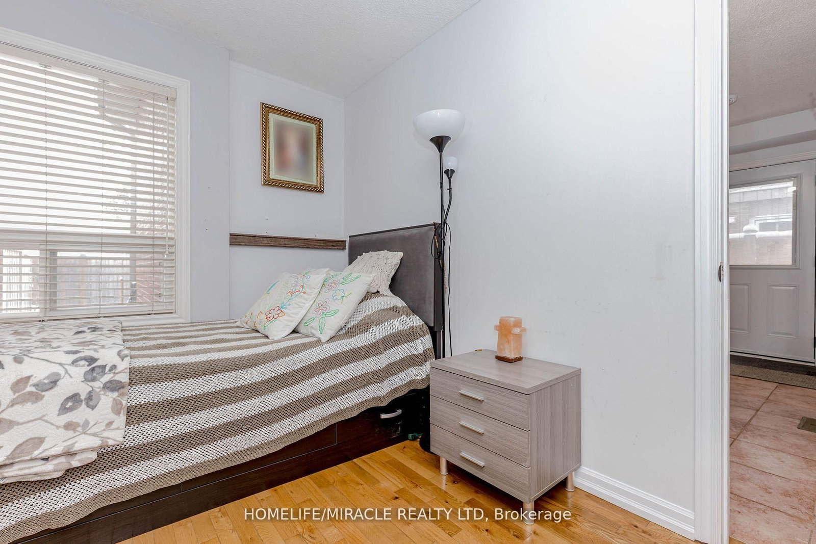 Detached House for sale at 32 Langston Drive, Brampton, Ontario, L6V 3W7 - Madoc - MLS: W12953738