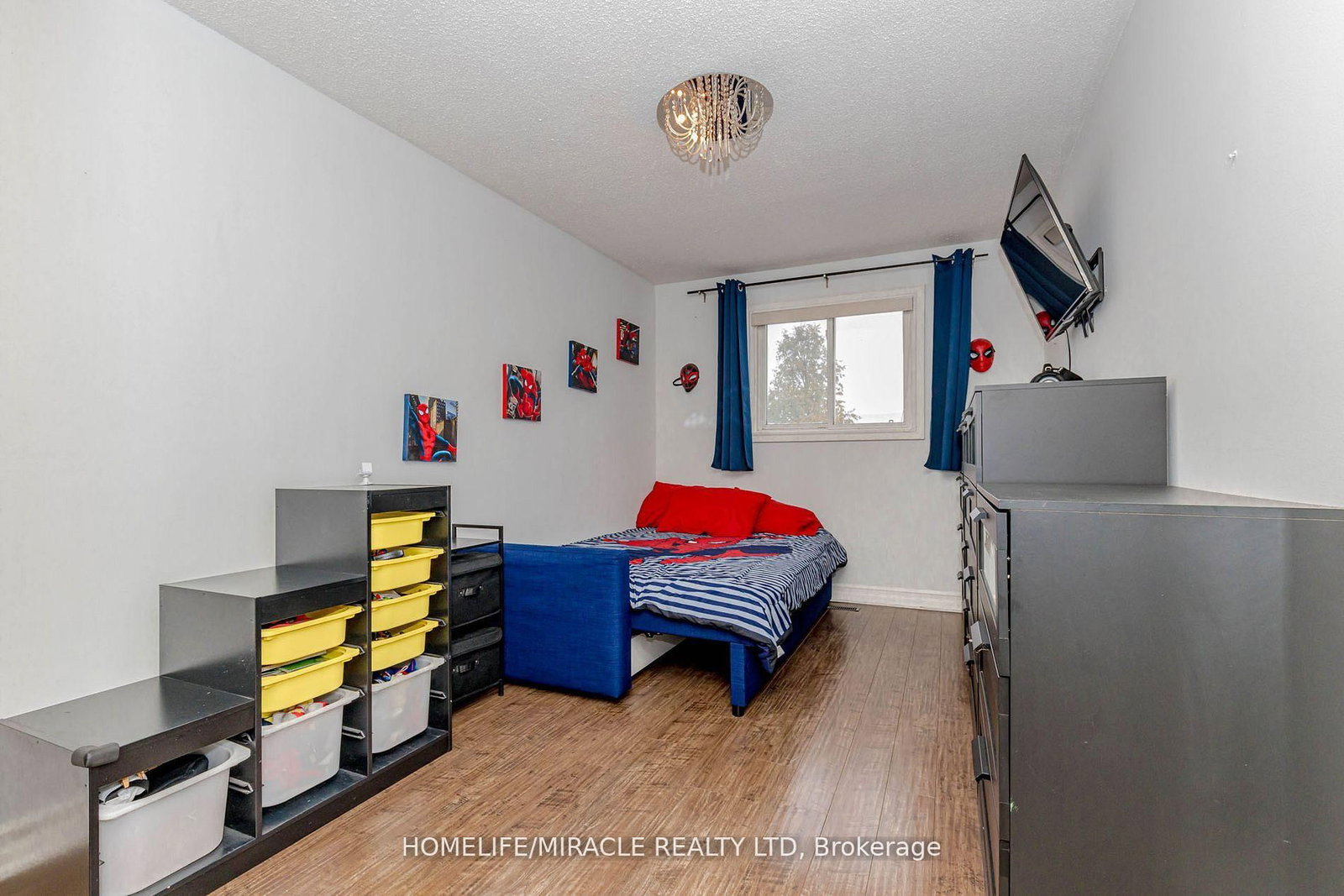 Detached House for sale at 32 Langston Drive, Brampton, Ontario, L6V 3W7 - Madoc - MLS: W12953738