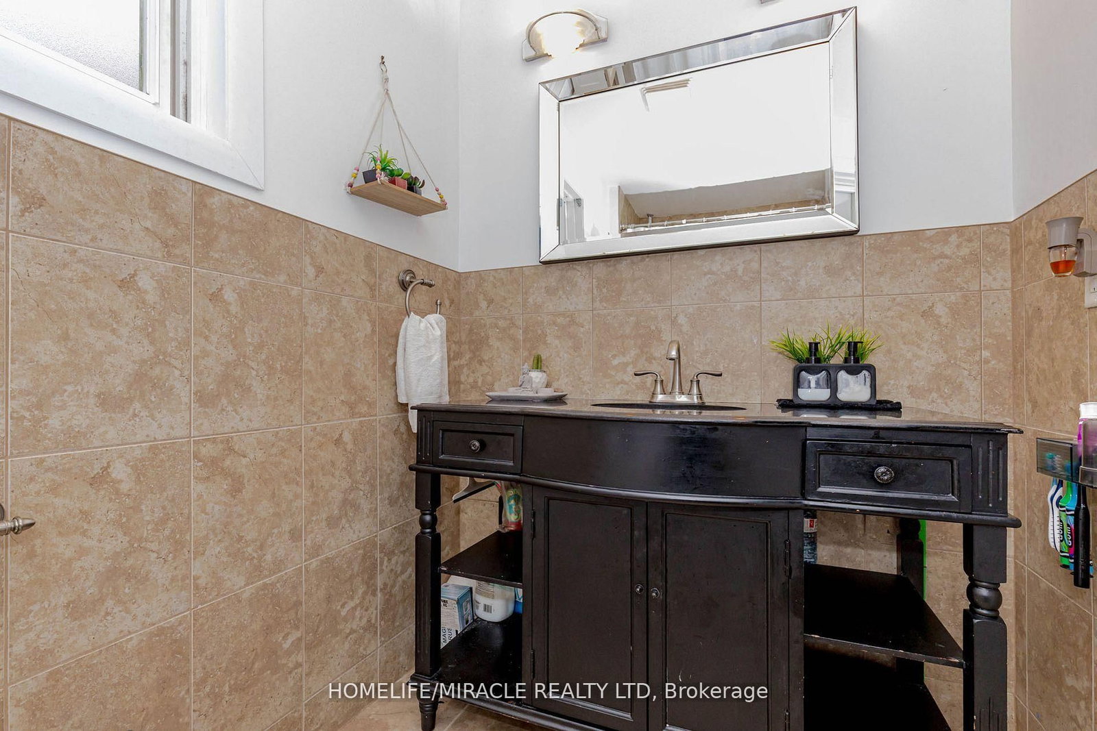 Detached House for sale at 32 Langston Drive, Brampton, Ontario, L6V 3W7 - Madoc - MLS: W12953738