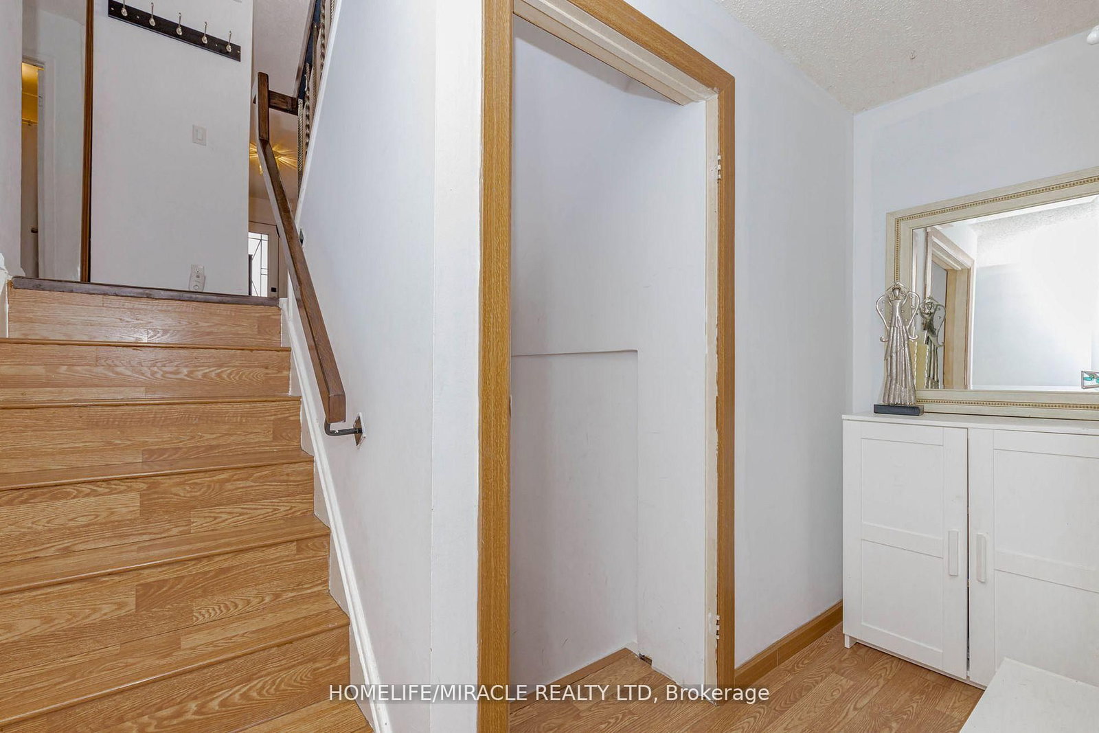 Detached House for sale at 32 Langston Drive, Brampton, Ontario, L6V 3W7 - Madoc - MLS: W12953738