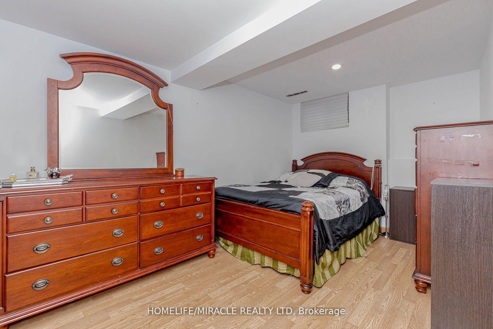 Detached House for sale at 32 Langston Drive, Brampton, Ontario, L6V 3W7 - Madoc - MLS: W12953738