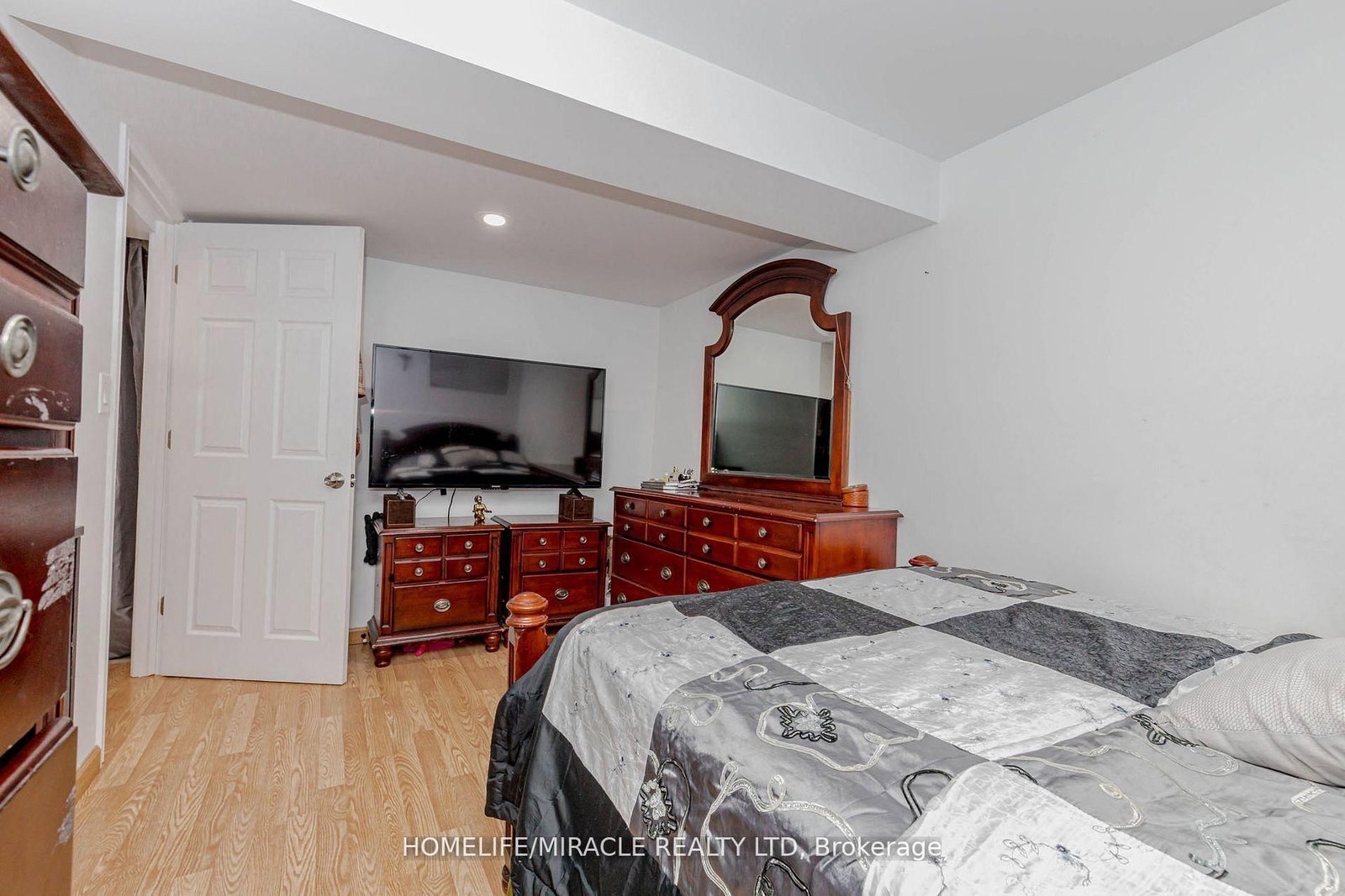 Detached House for sale at 32 Langston Drive, Brampton, Ontario, L6V 3W7 - Madoc - MLS: W12953738