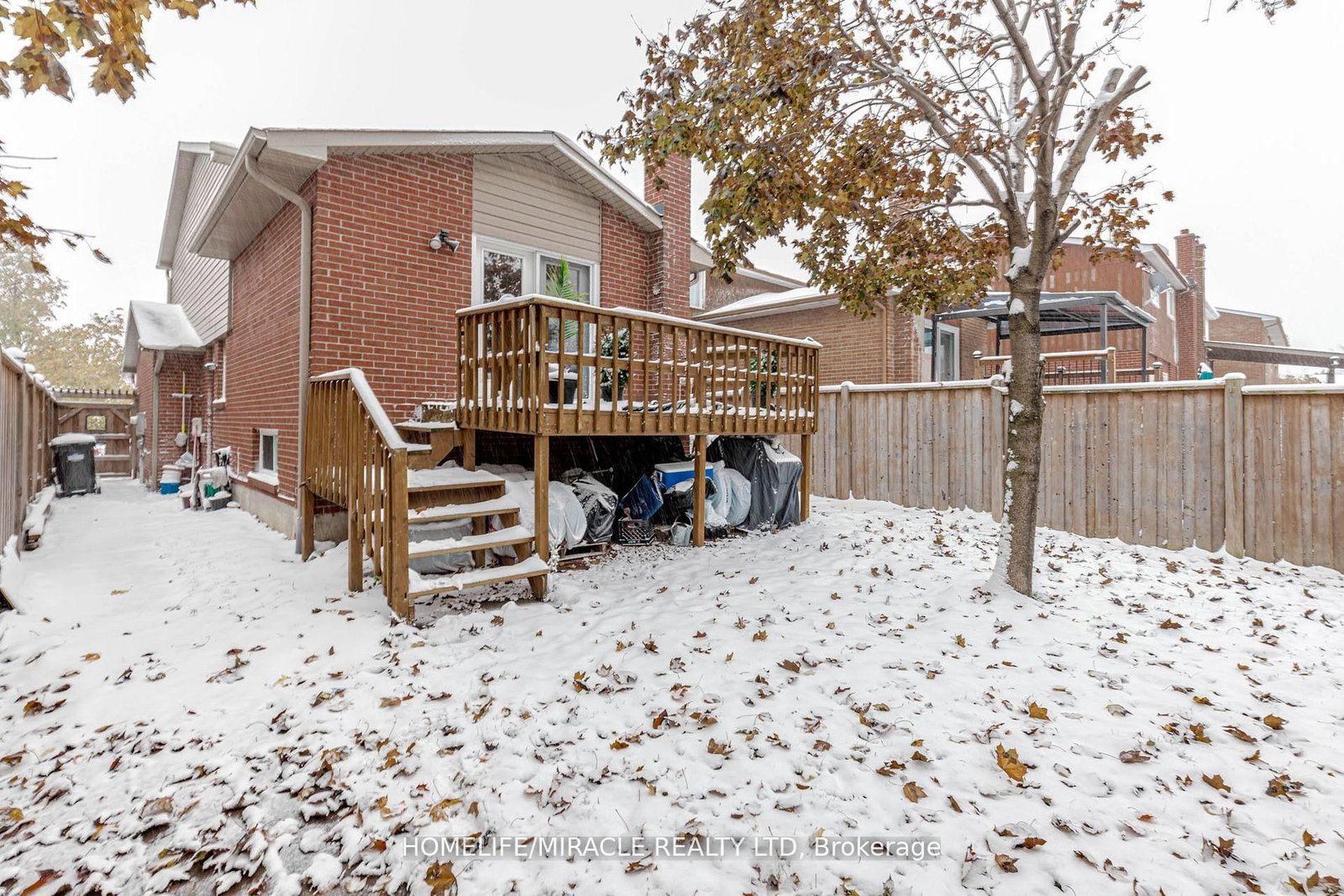 Detached House for sale at 32 Langston Drive, Brampton, Ontario, L6V 3W7 - Madoc - MLS: W12953738