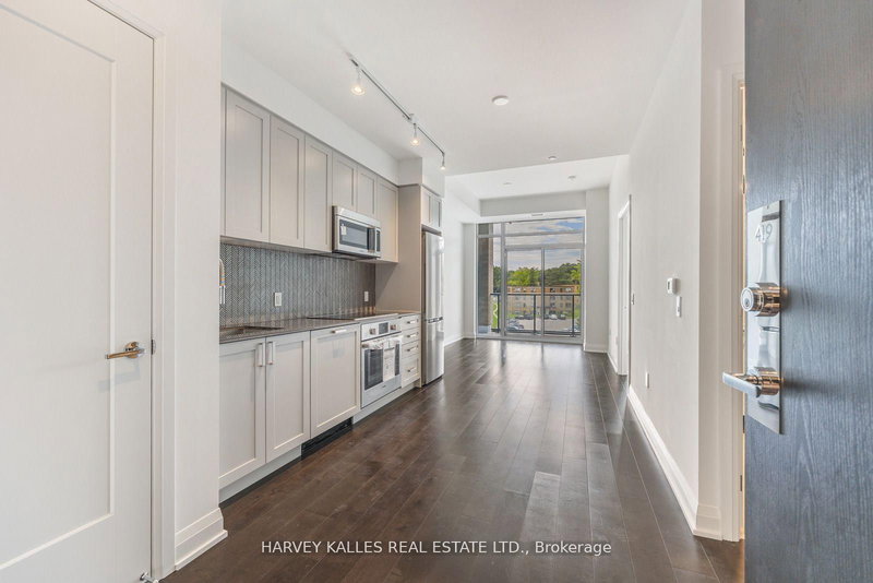 home for lease on 419-293 The Kingsway null