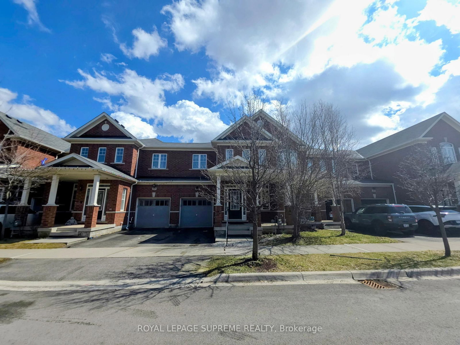 Townhouse for sale at 527 Vaughan Court, Milton, Ontario, L9T 8A7 - Scott - MLS: W12953770