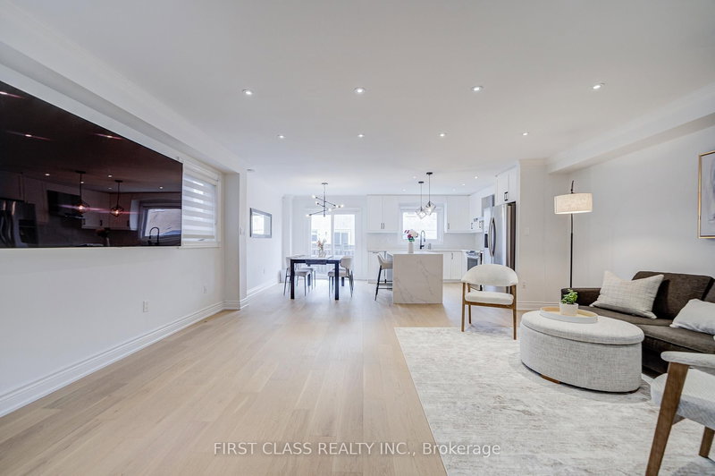 626 Wildgrass Rd, Mississauga, L5B 4J1 | Image 3