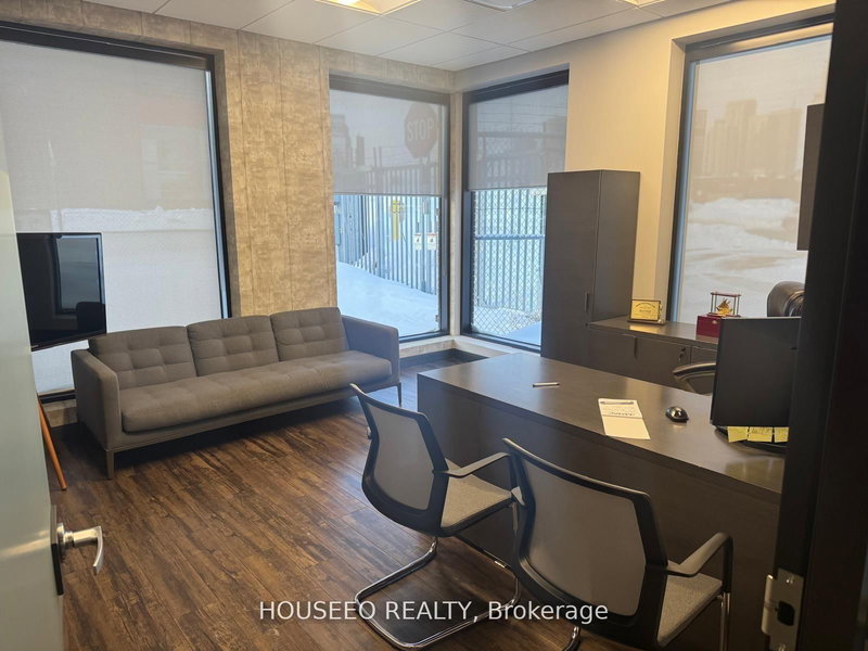 A - 3610 Mavis Rd, Mississauga, L5C 1T8 | Image 3