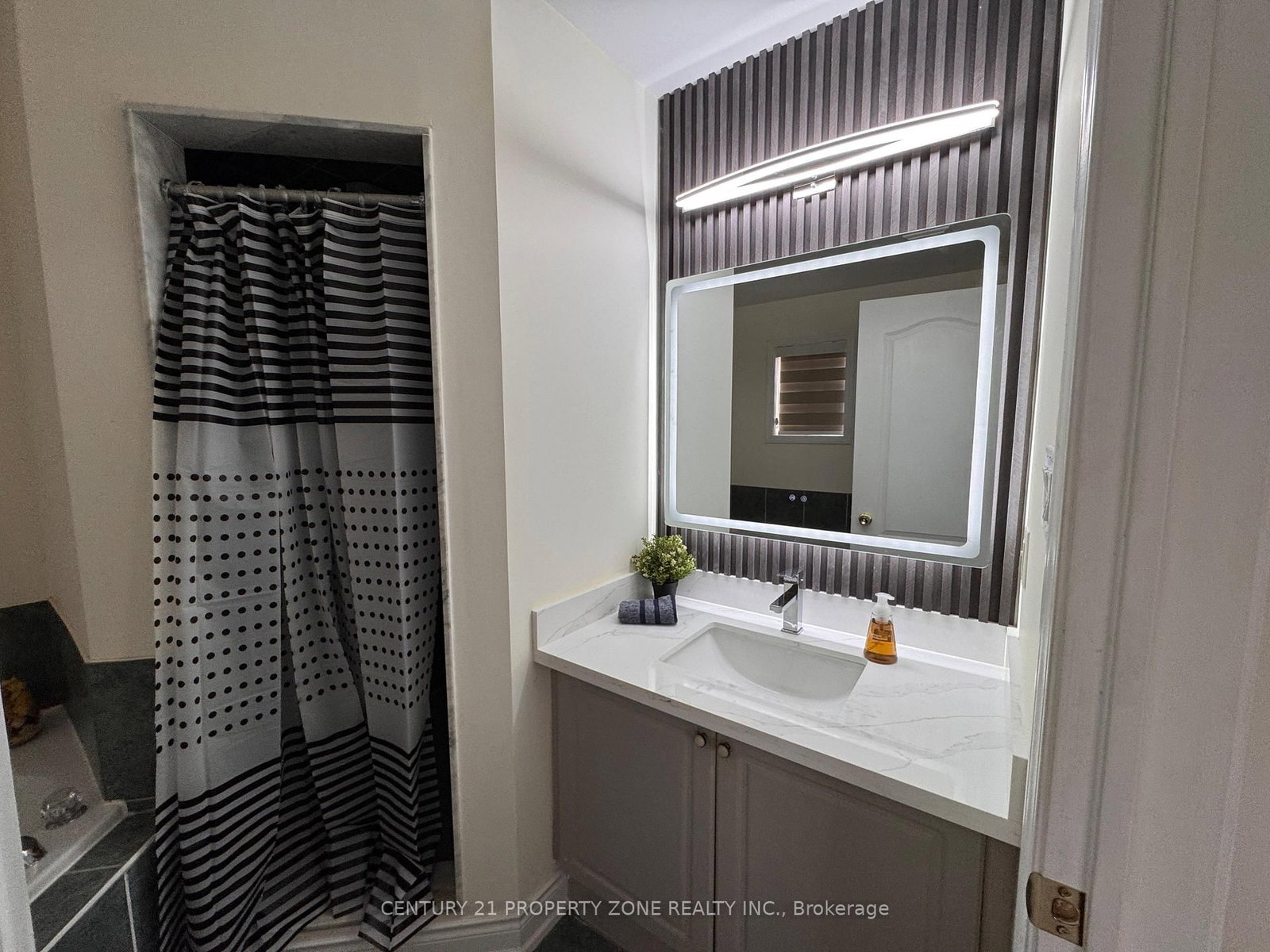 Detached House for sale at 84 Tideland Drive, Brampton, Ontario, L7A 2W1 - Fletcher's Meadow - MLS: W12954274