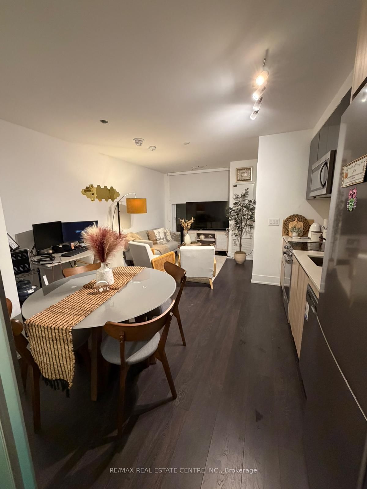 Condo for lease at 723-3100 Keele Street, Toronto, Ontario, M3M 0E1 - Downsview-Roding-CFB - MLS: W12954464