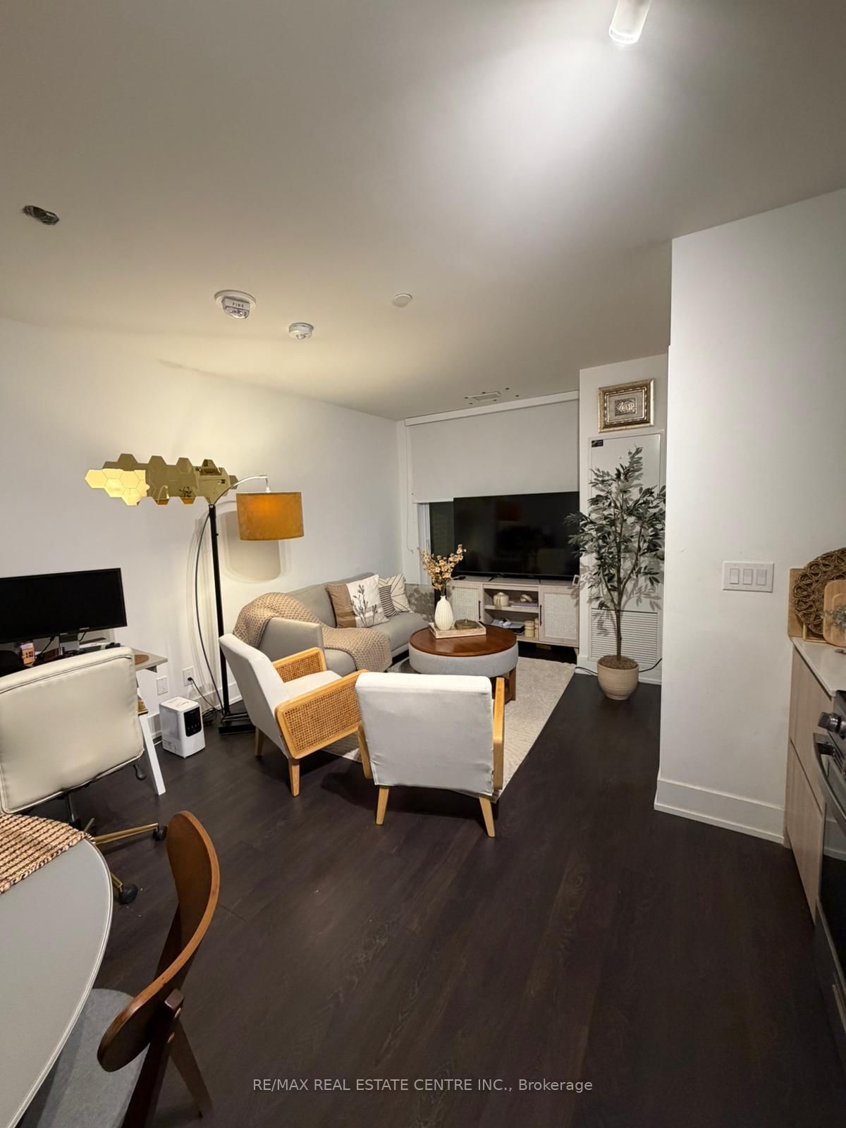 Condo for lease at 723-3100 Keele Street, Toronto, Ontario, M3M 0E1 - Downsview-Roding-CFB - MLS: W12954464