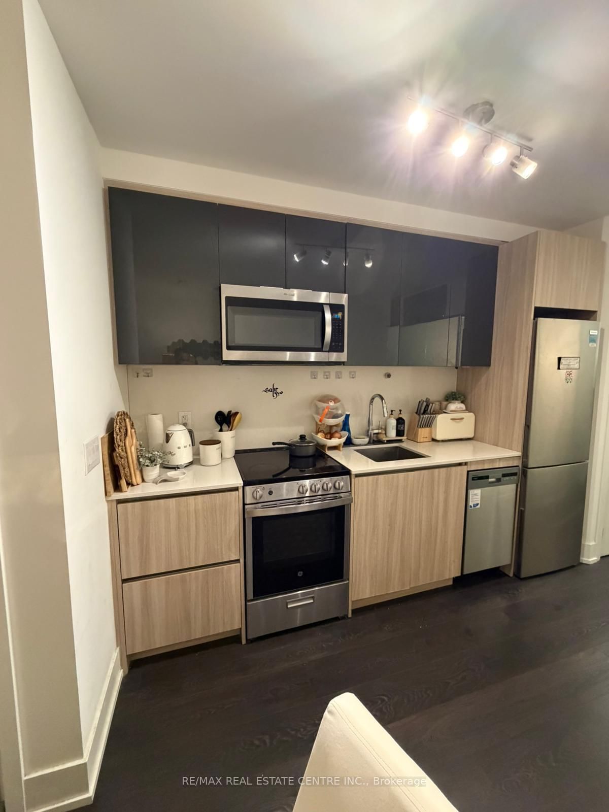 Condo for lease at 723-3100 Keele Street, Toronto, Ontario, M3M 0E1 - Downsview-Roding-CFB - MLS: W12954464