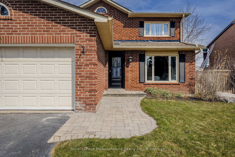 740 Robertson Cres, Milton, L9T 4W4 | Image 3