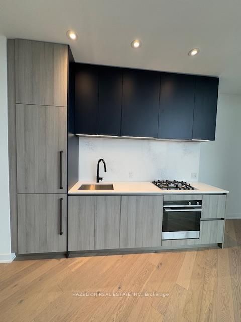 809 - 2625 Dundas Street W