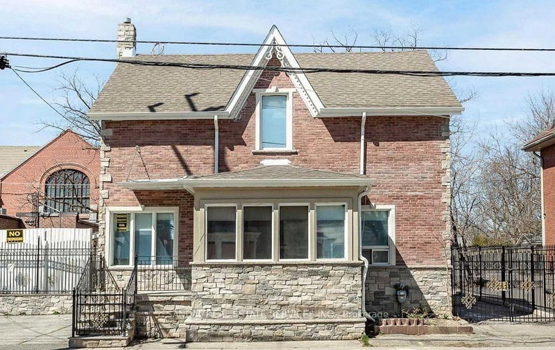 8 Church St E, Brampton, L6V 1E9 | Image 2