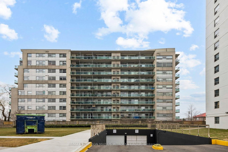 home for lease on 616-2464 Weston Road