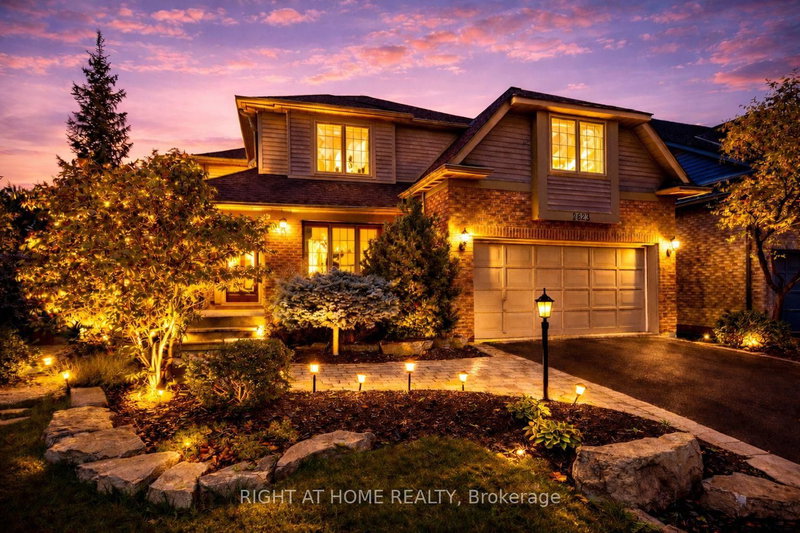 2623 Charlotte Crt, Mississauga, L5M 5E6 | Image 3