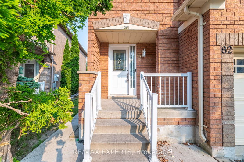 82 Twin Pines Cres, Brampton, L7A 1M8 | Image 2