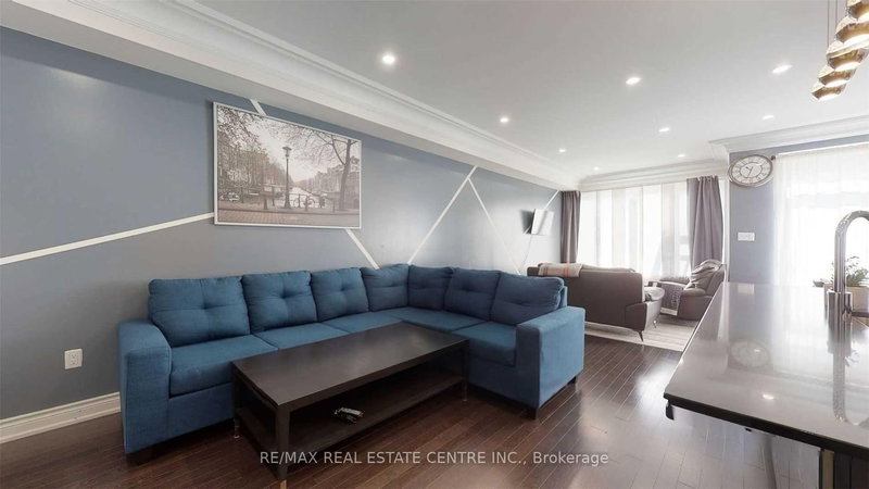 55 hubbell Rd, Brampton, L6Y 1P3 | Image 3