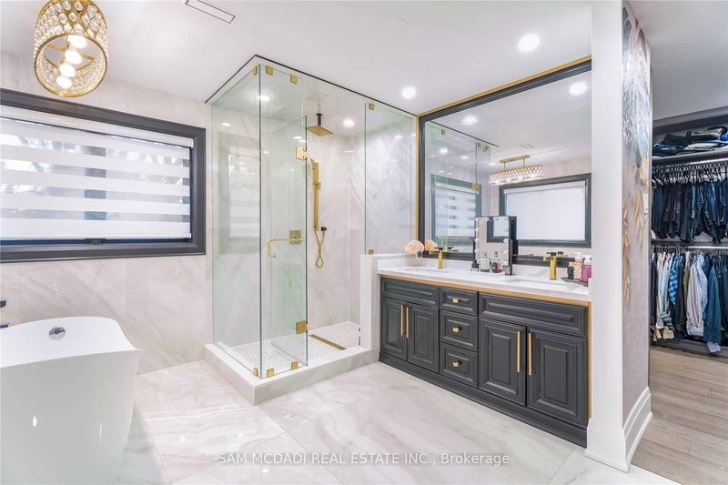 1540 Mississauga Rd, Mississauga — 18