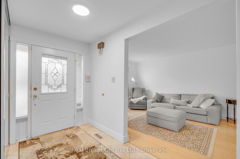 6366 Miller's Grve, Mississauga, L5N 3M7 | Image 3