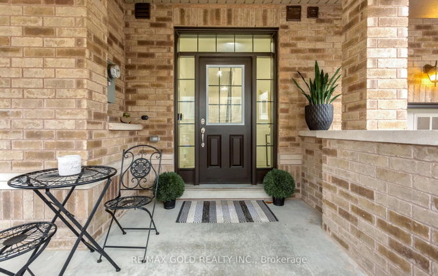 1185 Lloyd Landing