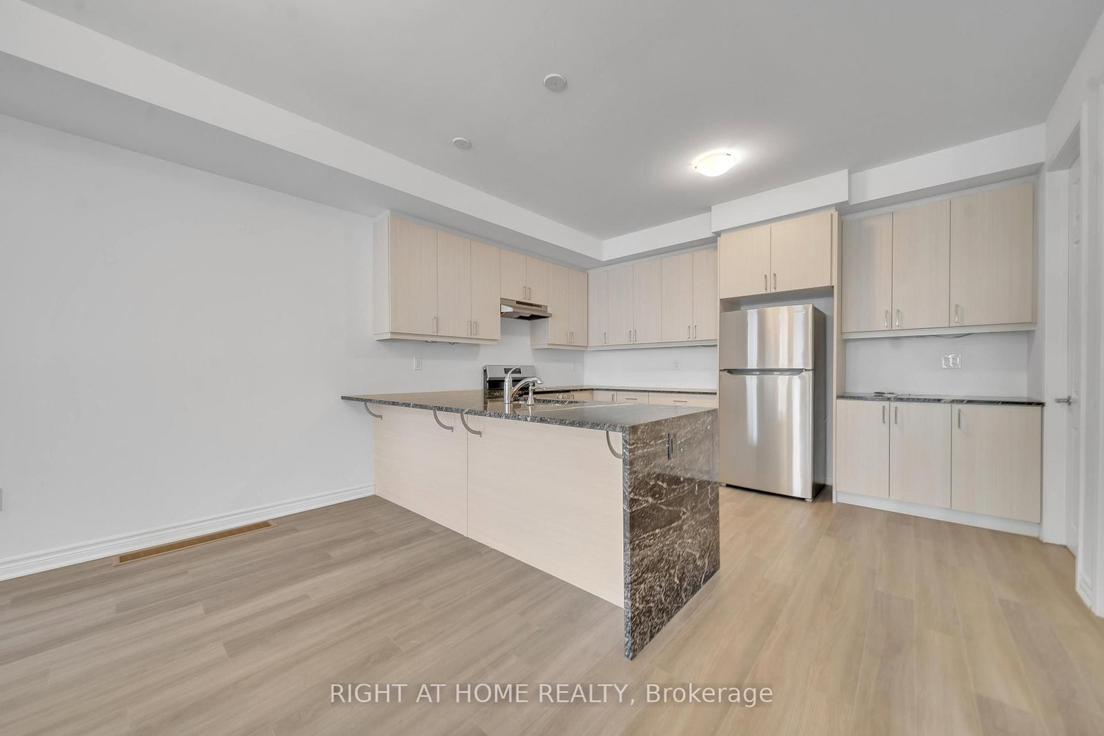 Townhouse for lease at 56-1317 Leriche Way, Milton, Ontario, L9E 0H5 - Bowes - MLS: W12955370