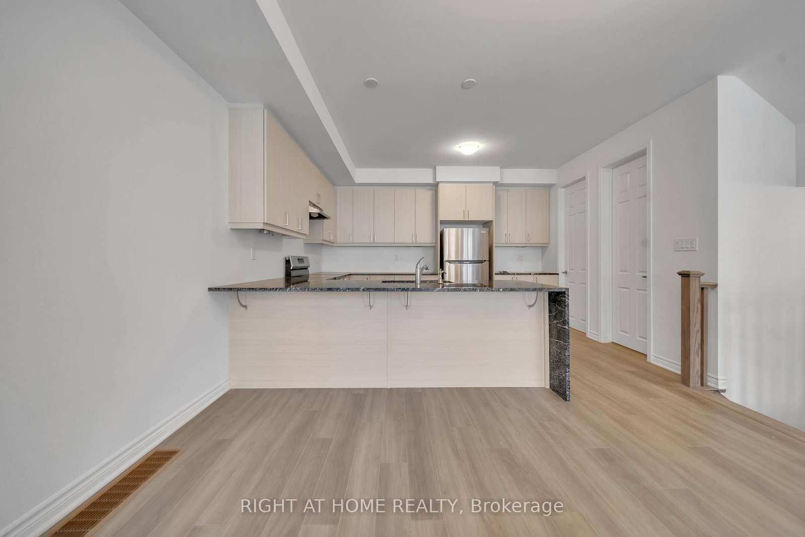 Townhouse for lease at 56-1317 Leriche Way, Milton, Ontario, L9E 0H5 - Bowes - MLS: W12955370