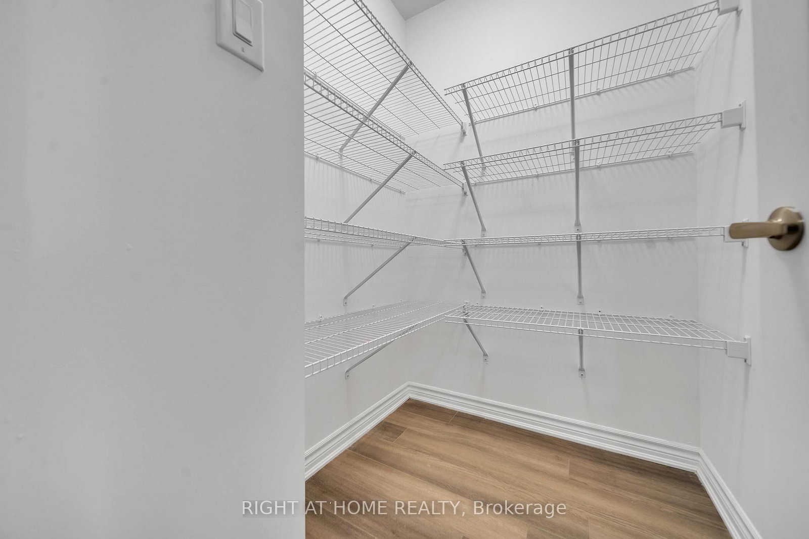 Townhouse for lease at 56-1317 Leriche Way, Milton, Ontario, L9E 0H5 - Bowes - MLS: W12955370