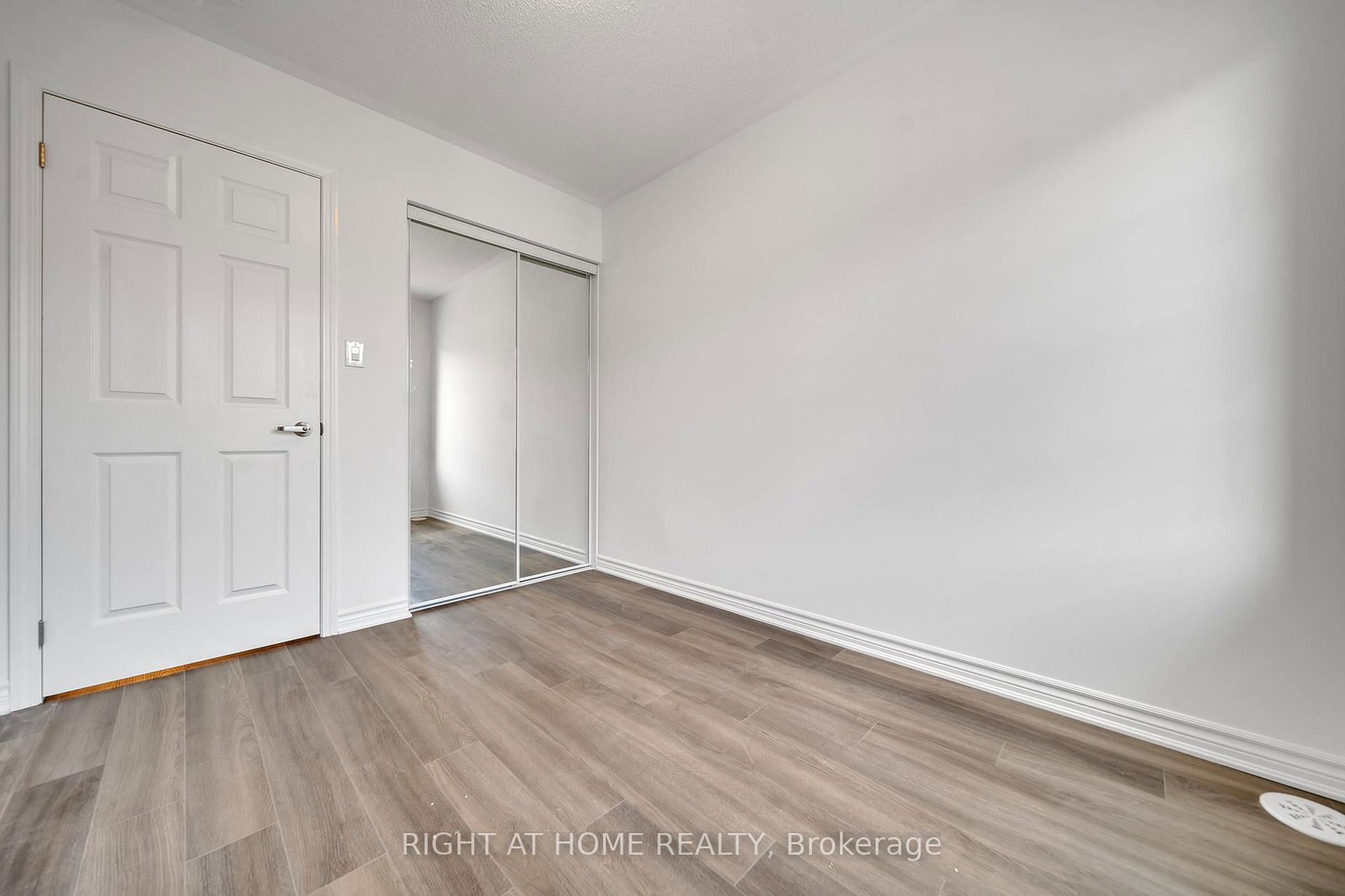 Townhouse for lease at 56-1317 Leriche Way, Milton, Ontario, L9E 0H5 - Bowes - MLS: W12955370