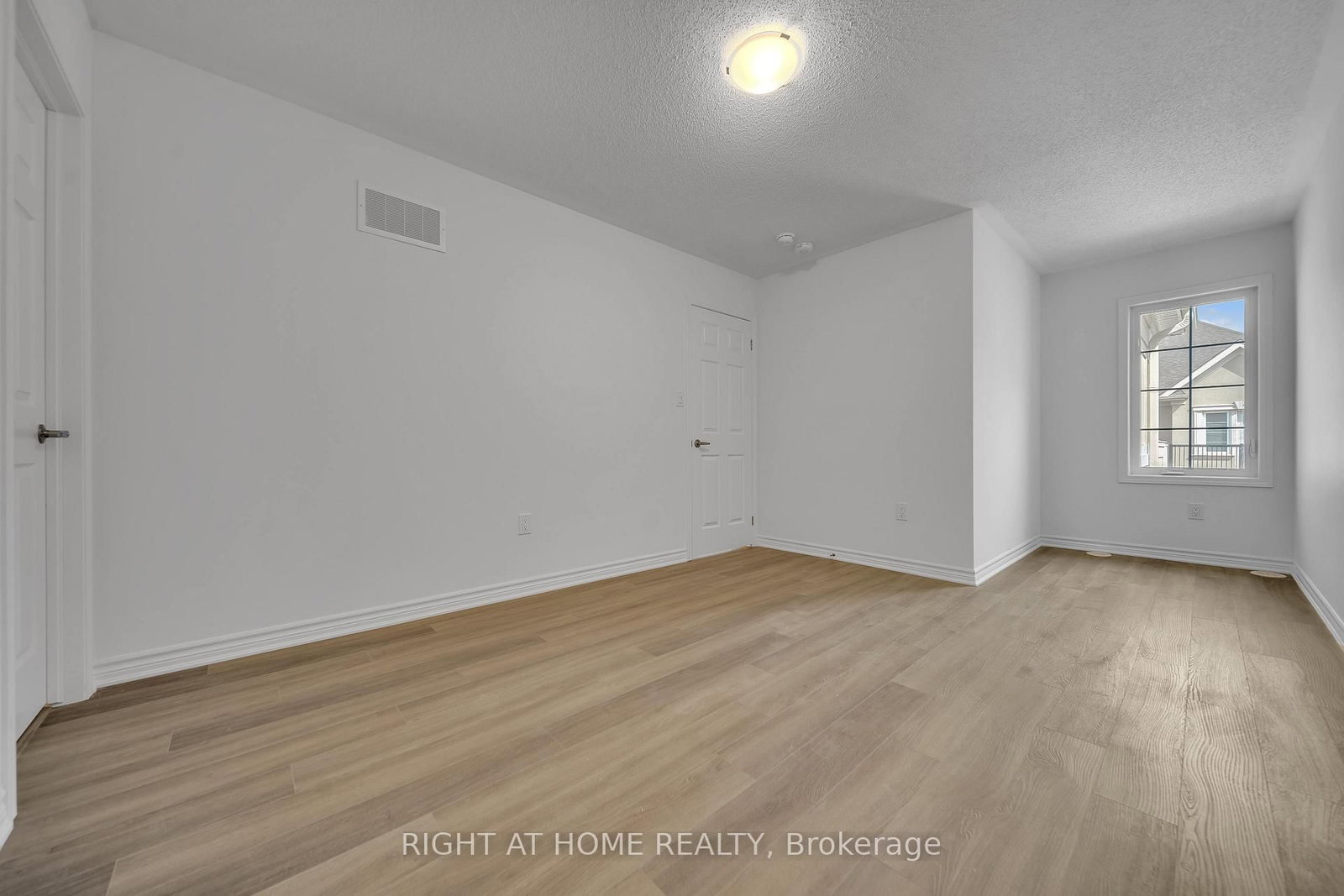 Townhouse for lease at 56-1317 Leriche Way, Milton, Ontario, L9E 0H5 - Bowes - MLS: W12955370