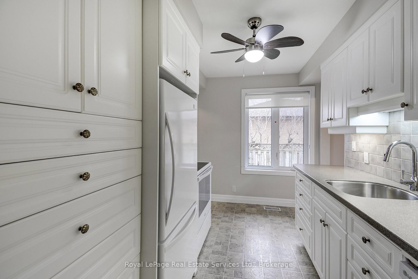 Detached House for sale at 339 Weighton Drive, Oakville, Ontario, L6R 2R5 - West - MLS: W12955414