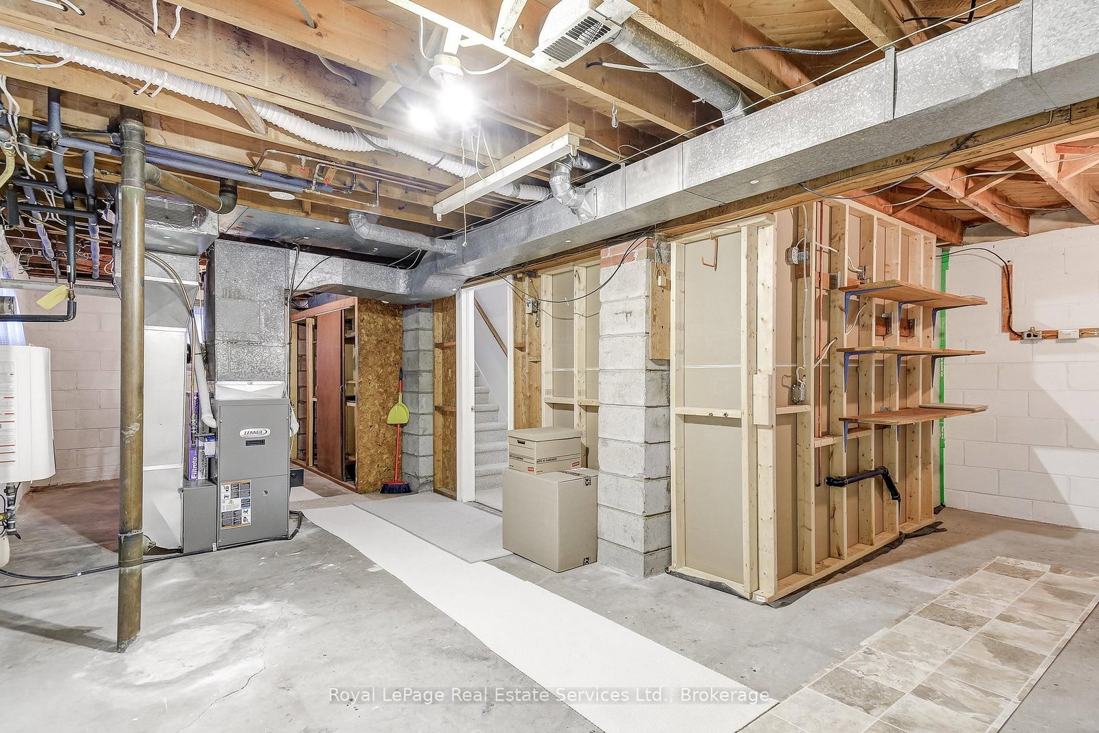 Detached House for sale at 339 Weighton Drive, Oakville, Ontario, L6R 2R5 - West - MLS: W12955414