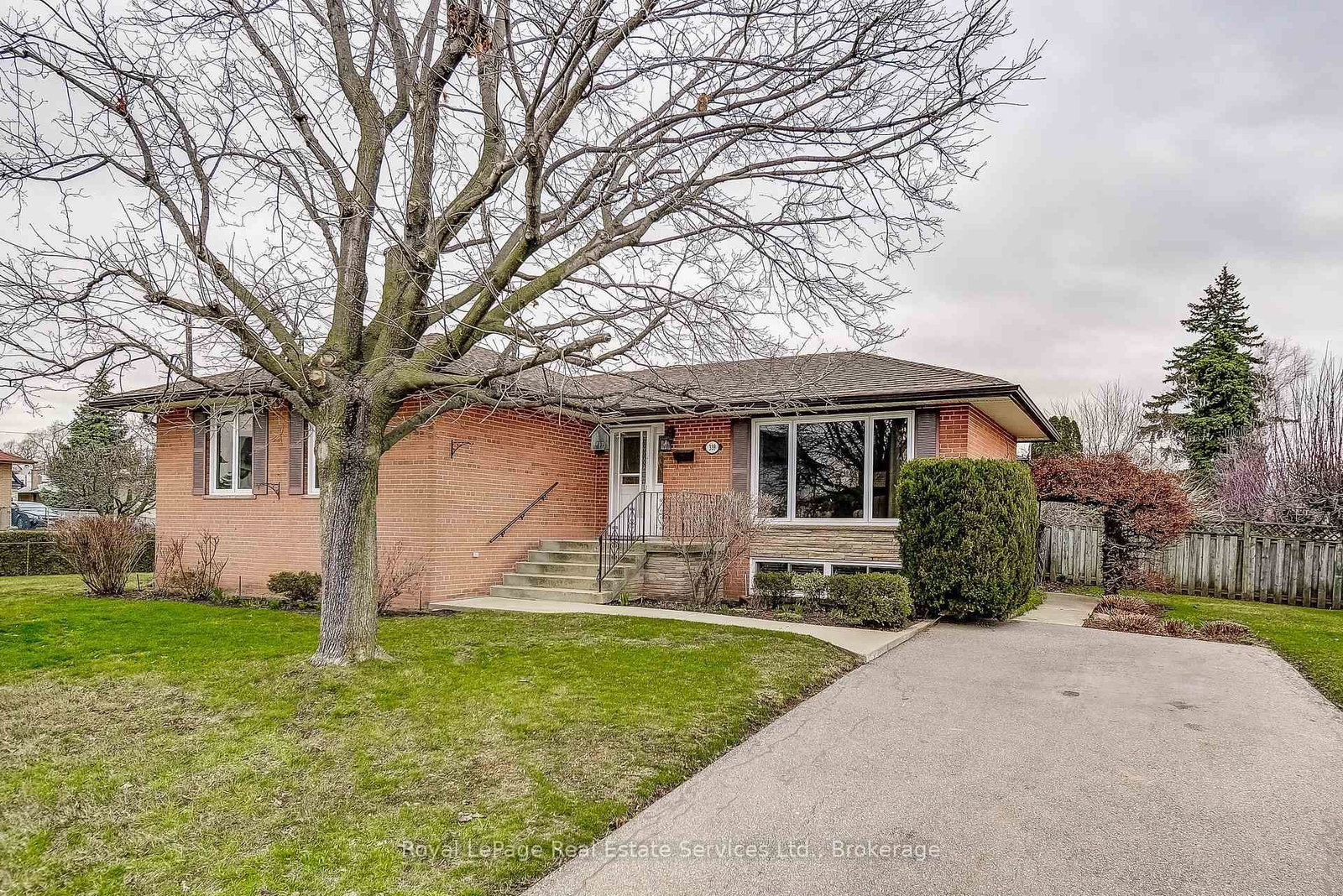 Detached House for sale at 339 Weighton Drive, Oakville, Ontario, L6R 2R5 - West - MLS: W12955414