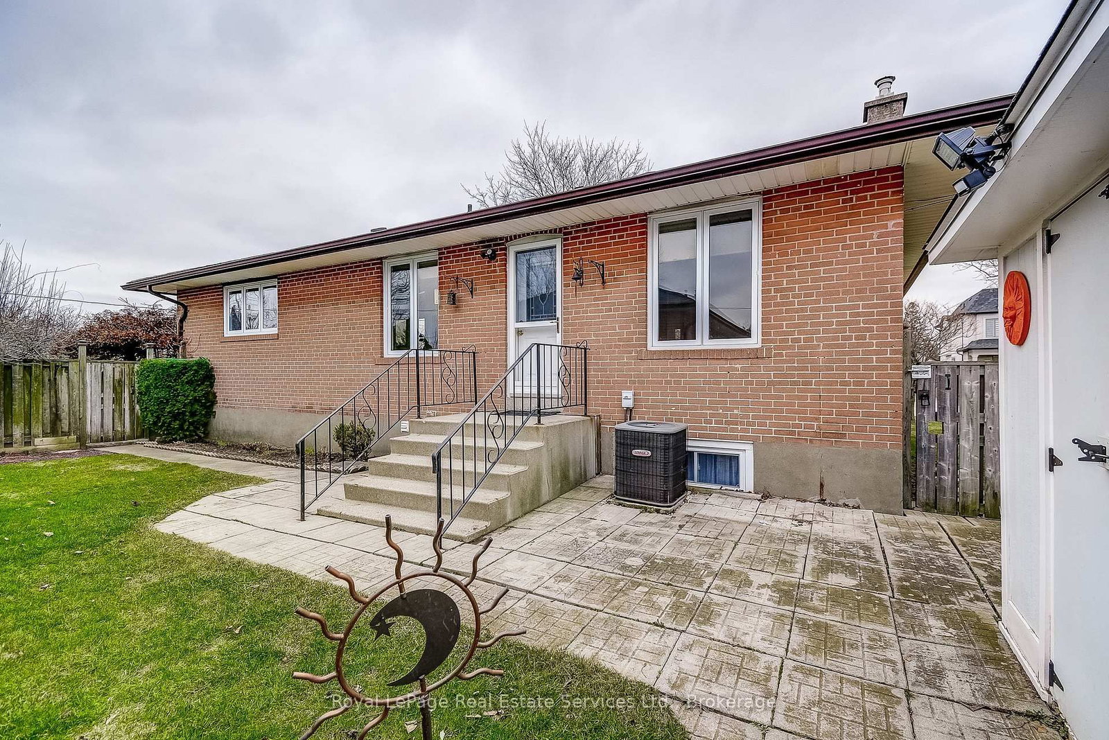 Detached House for sale at 339 Weighton Drive, Oakville, Ontario, L6R 2R5 - West - MLS: W12955414