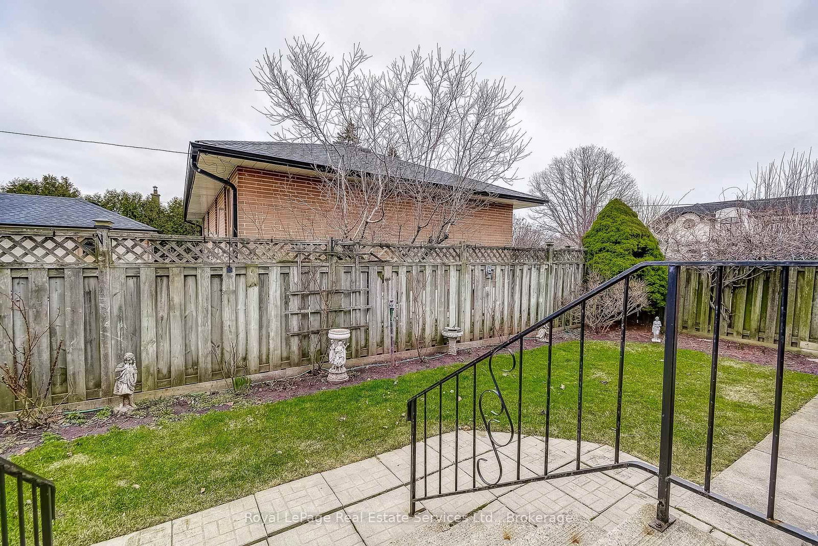 Detached House for sale at 339 Weighton Drive, Oakville, Ontario, L6R 2R5 - West - MLS: W12955414