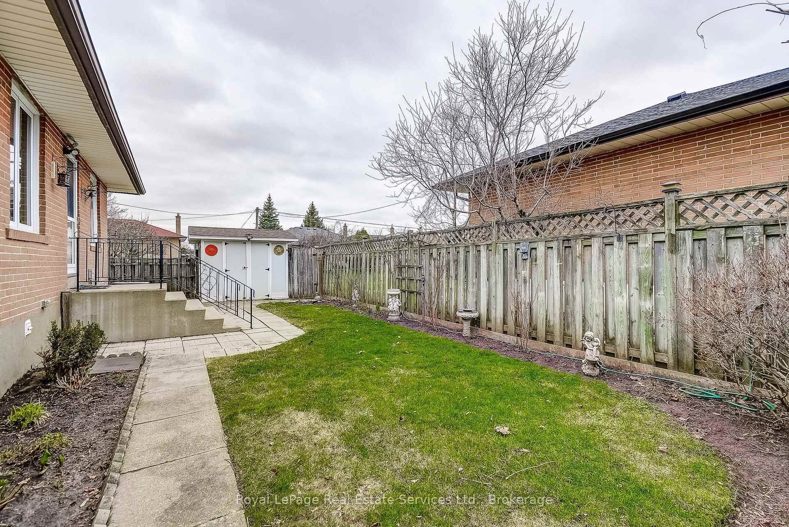 Detached House for sale at 339 Weighton Drive, Oakville, Ontario, L6R 2R5 - West - MLS: W12955414