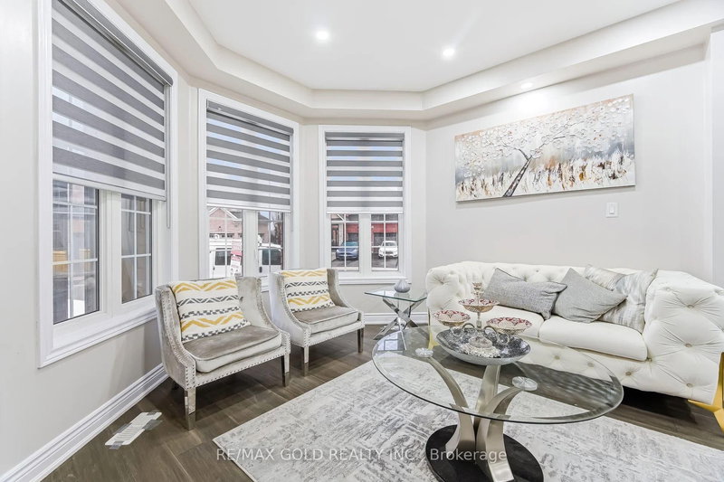 29 Laurentide Cres, Brampton, L6P 1Y3 | Image 3