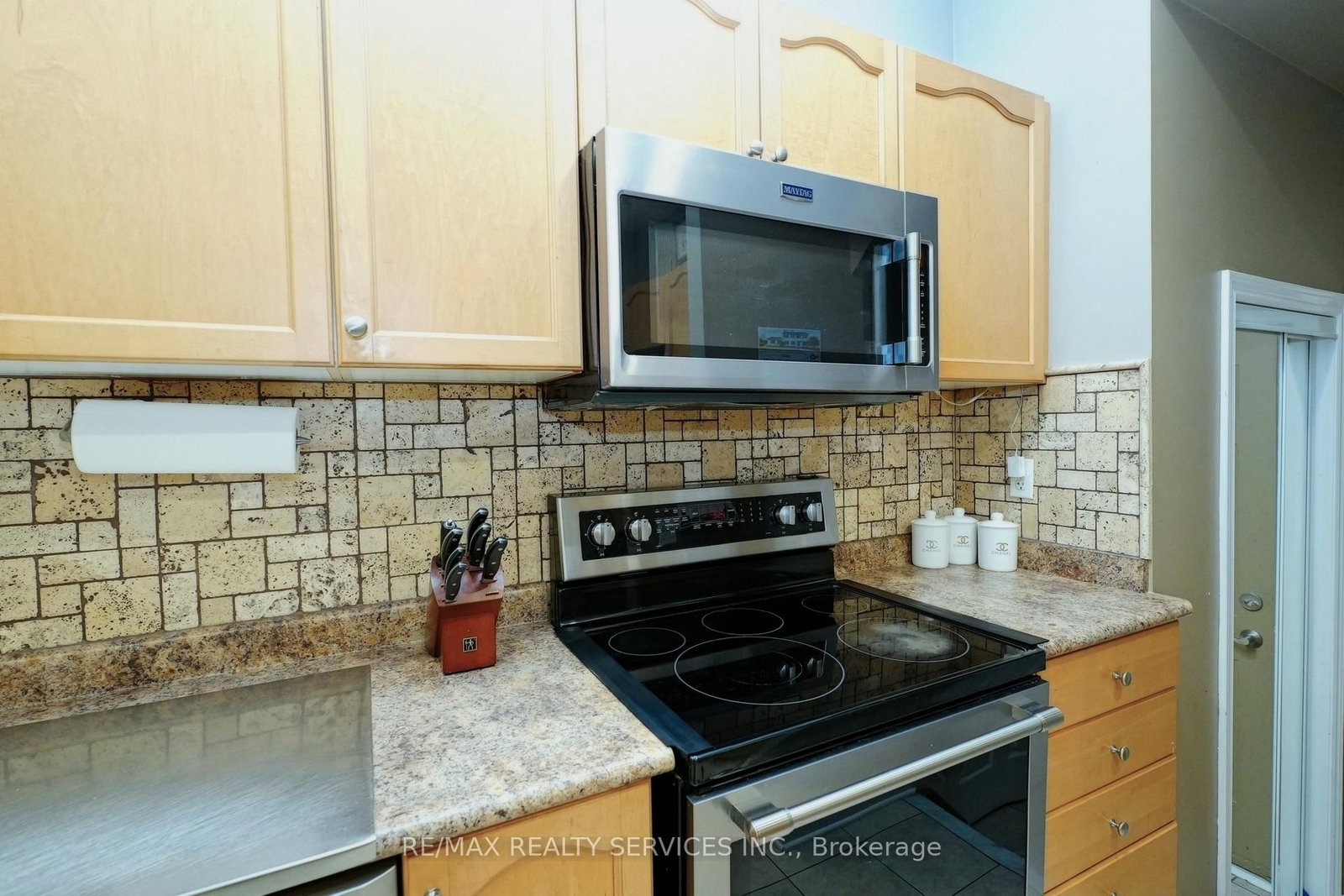 Semi-Detached House for sale at 32 Ashdale Road, Brampton, Ontario, L6Y 5M7 - Bram West - MLS: W12955484