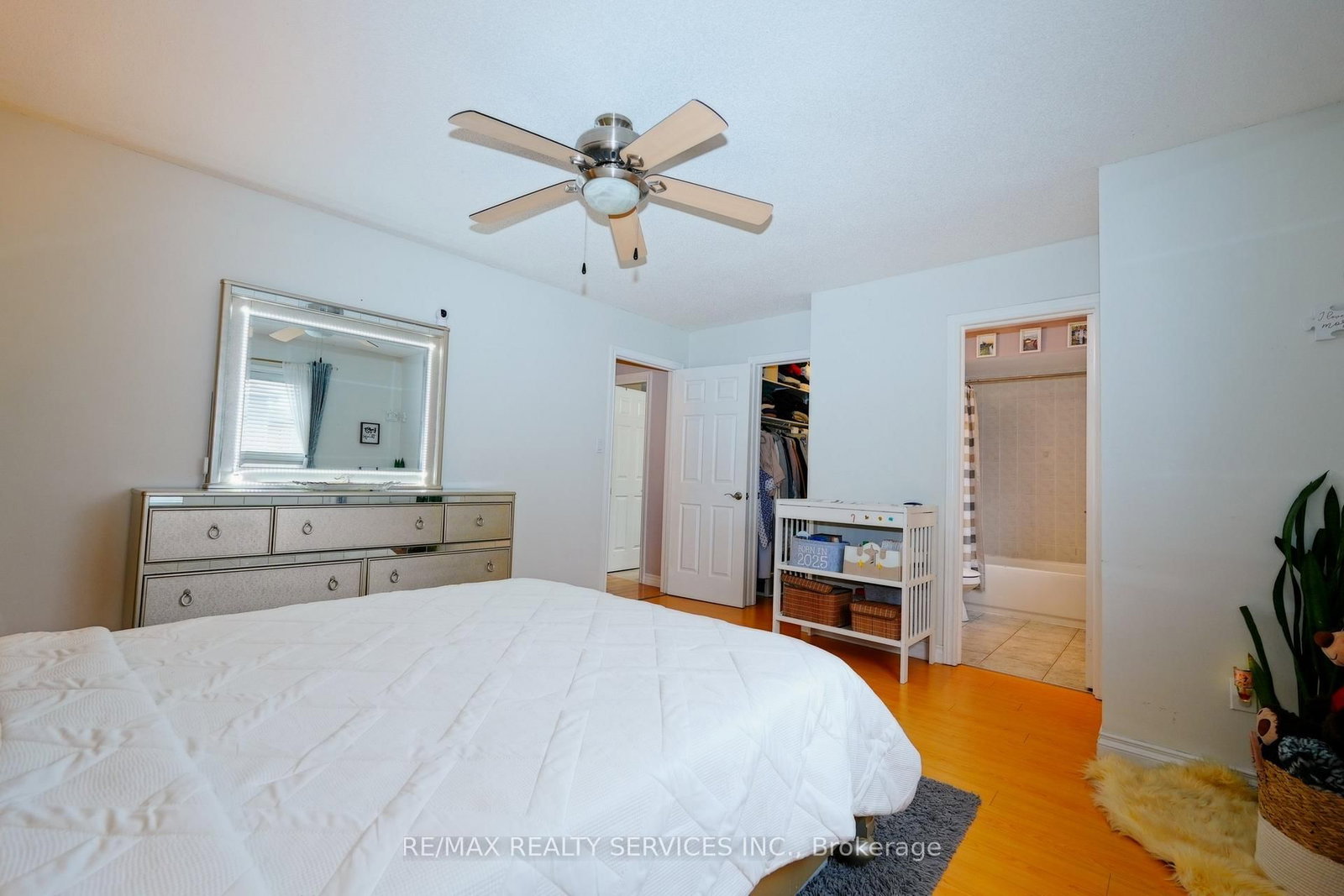 Semi-Detached House for sale at 32 Ashdale Road, Brampton, Ontario, L6Y 5M7 - Bram West - MLS: W12955484