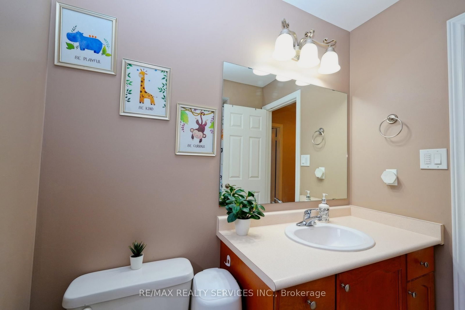 Semi-Detached House for sale at 32 Ashdale Road, Brampton, Ontario, L6Y 5M7 - Bram West - MLS: W12955484