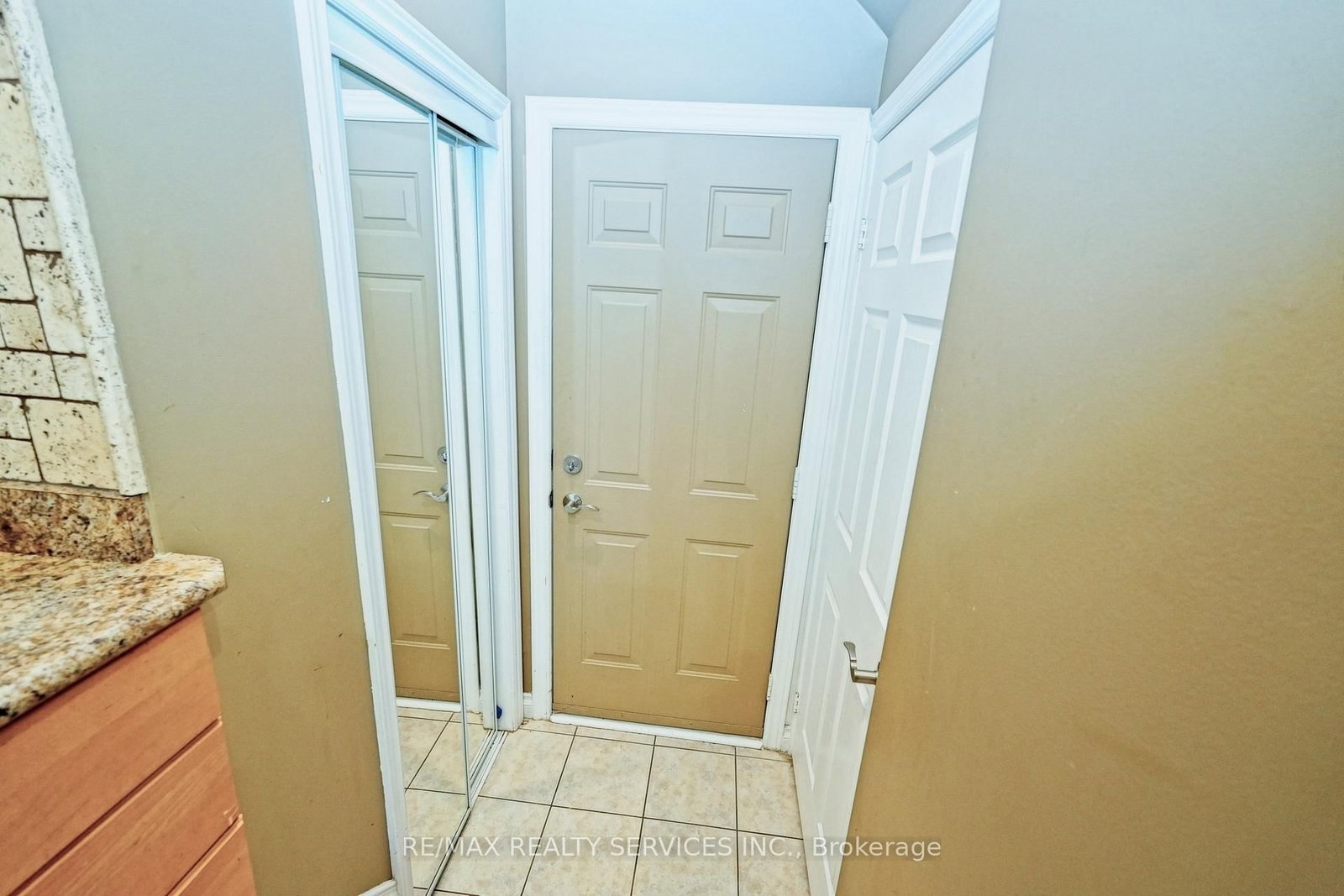 Semi-Detached House for sale at 32 Ashdale Road, Brampton, Ontario, L6Y 5M7 - Bram West - MLS: W12955484