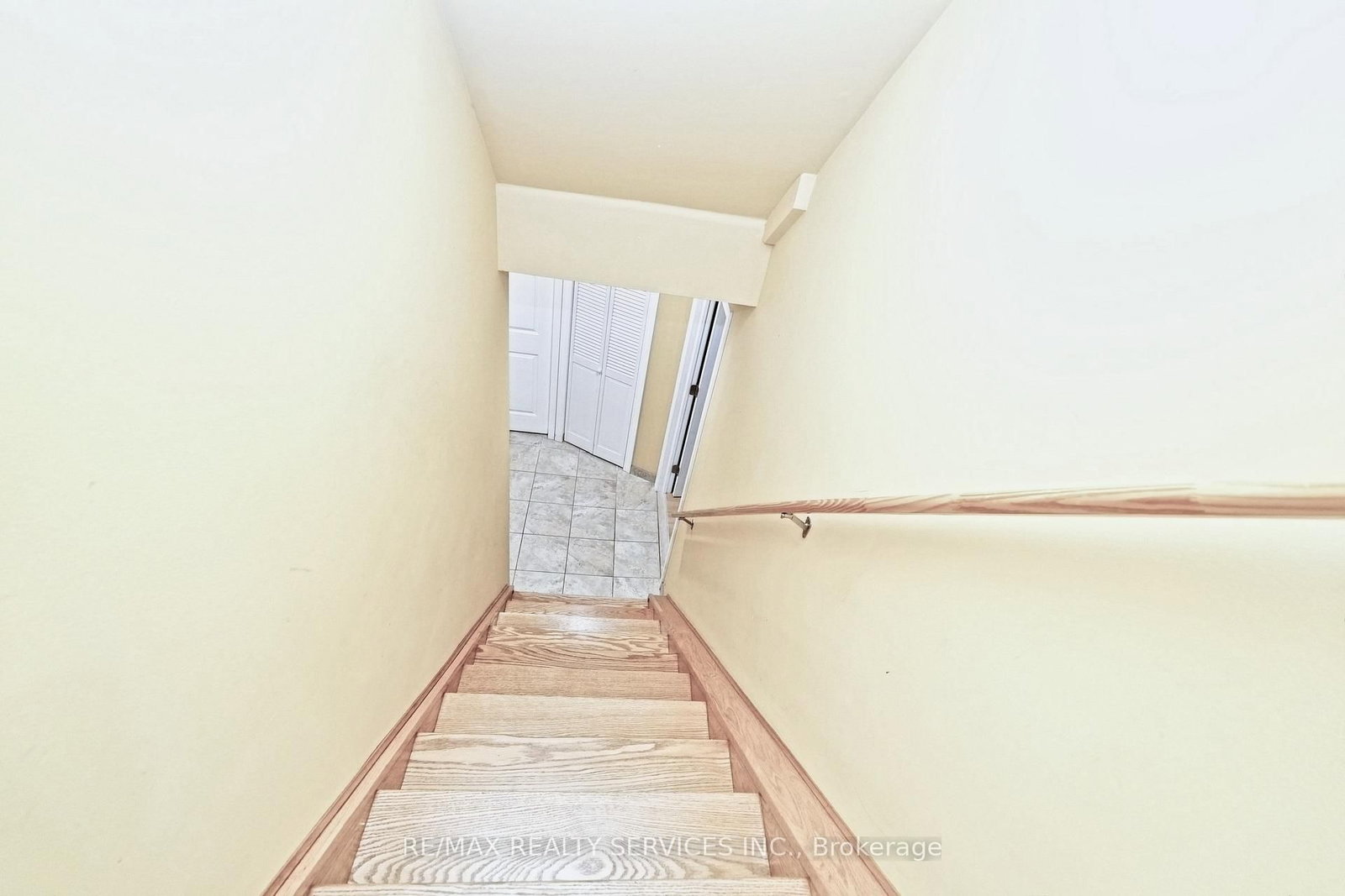 Semi-Detached House for sale at 32 Ashdale Road, Brampton, Ontario, L6Y 5M7 - Bram West - MLS: W12955484