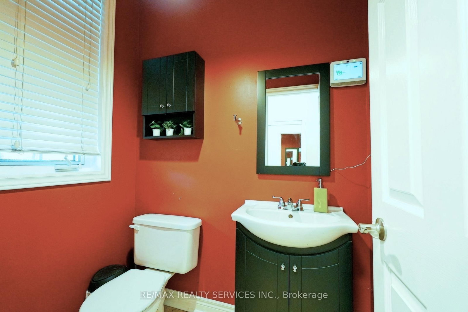 Semi-Detached House for sale at 32 Ashdale Road, Brampton, Ontario, L6Y 5M7 - Bram West - MLS: W12955484