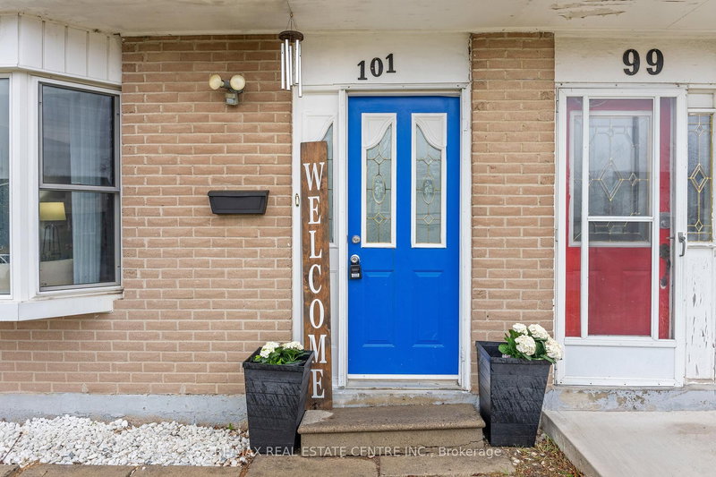 101 Griselda Cres, Brampton, L6S 1M4 | Image 3