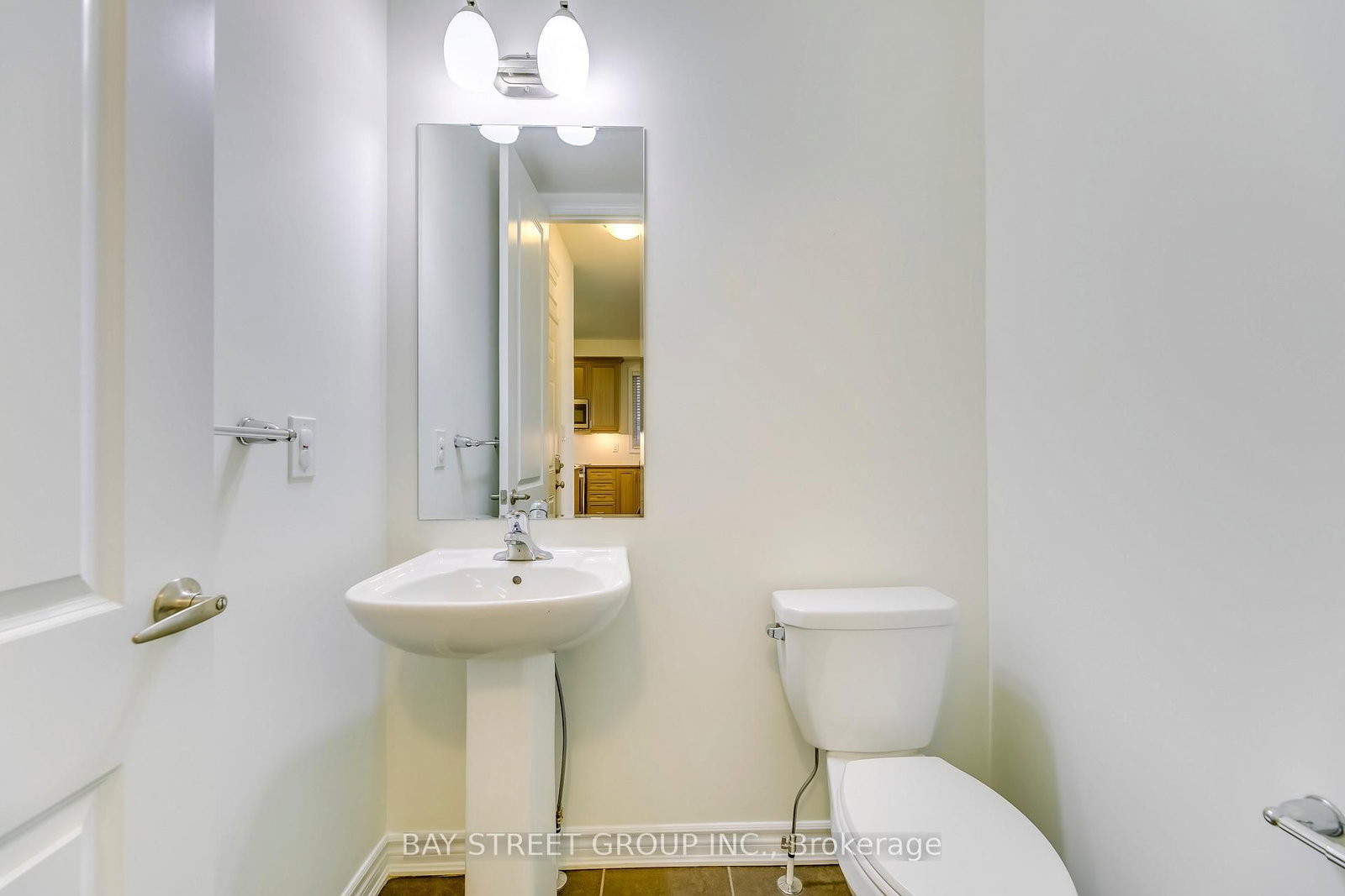 Detached House for lease at 125 Hatt Court, Milton, Ontario, L9E 1G7 - Ford - MLS: W12956032